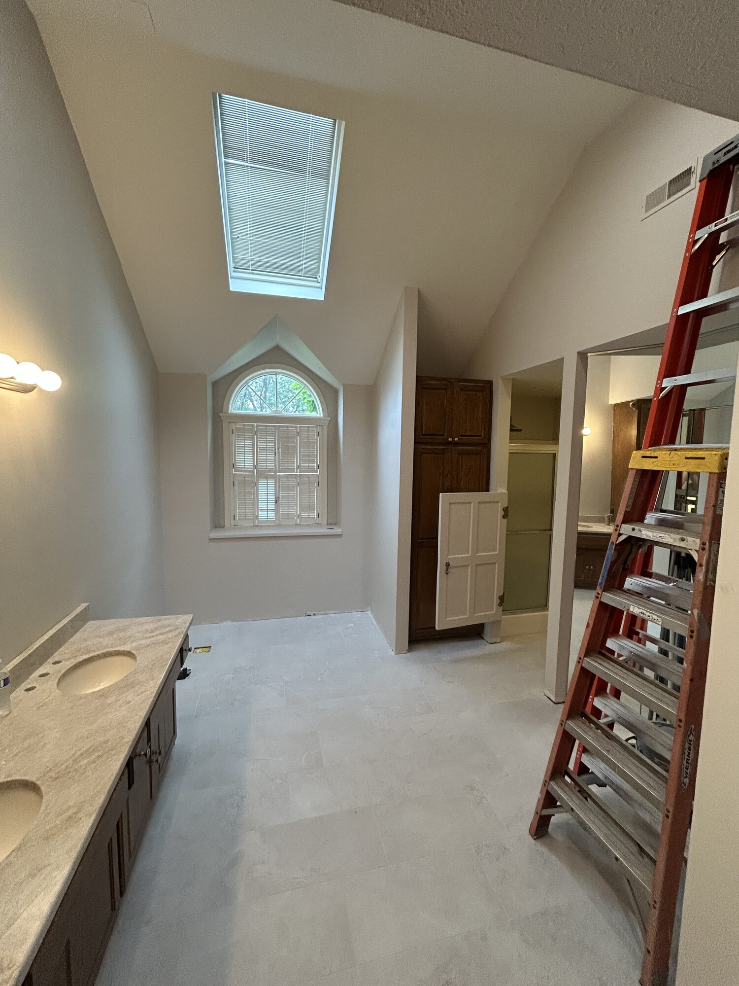 Vaulted Master Bath